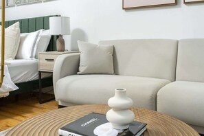 TV, offices - 74-1A New Studio in Prime UWS - GYM In Building (New York)