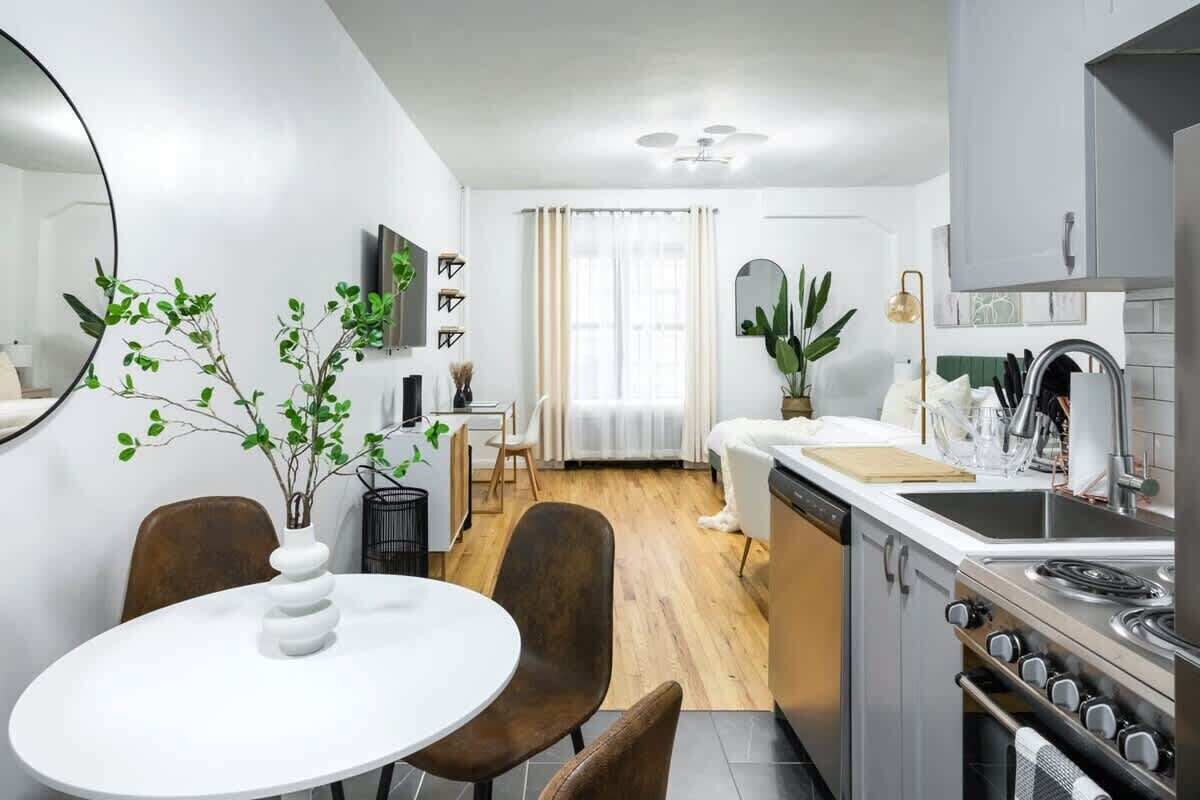 雪櫃、微波爐、焗爐、爐具