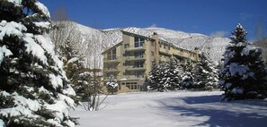 Exterior - 3BR - 3BA Condo - Falcon Point - Walk to Ski Shuttle - PRIME SPRING BRK WKD!!! (Avon)