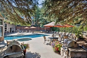 Outdoor dining - 3BR - 3BA Condo - Falcon Point - Walk to Ski Shuttle - PRIME SPRING BRK WKD!!! (Avon)