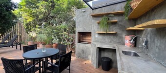 Charming and rustic house with a heated pool and hot tub!