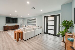 TV - 2 Mi to Beach Park: Luxe Bonita Springs Getaway (Bonita Springs)