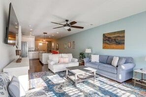 TV - Shuttle to Beach, Relax on Patio! Millville Escape (Millville)