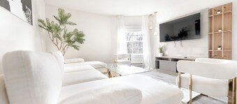 Spacious 3-bedroom apartment in charming White Plains with AC