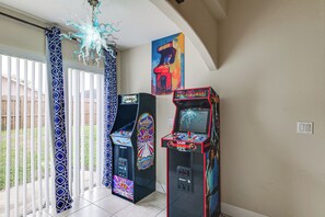 Games room - Pool Access, 7 Mi to Disney: Family Getaway! (Davenport)
