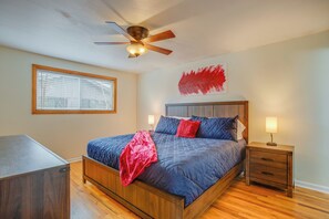 5 bedrooms, desk, iron/ironing board, internet
