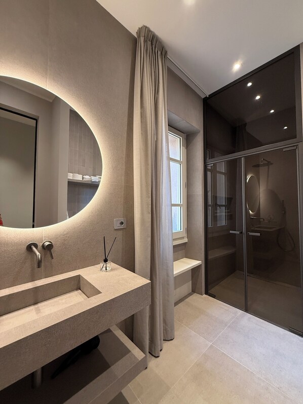 Appartement, vue ville | Salle de bain