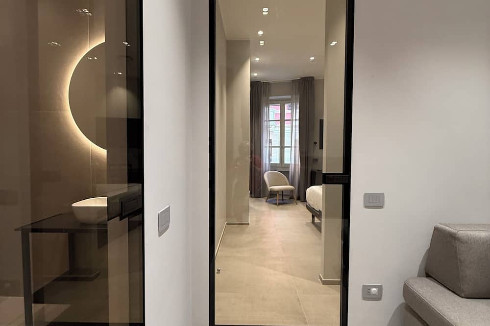 LEOPOLDO SUITES