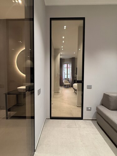 LEOPOLDO SUITES