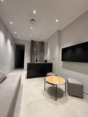 Apartment, City View | Blackout drapes, iron/ironing board, free WiFi - LEOPOLDO SUITES (Cagliari)