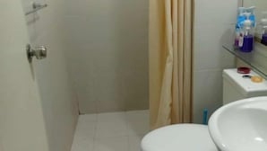 Unclassified image, 3 of 11, button - Relaxing 1BR Retreat with Balcony (Paranque)