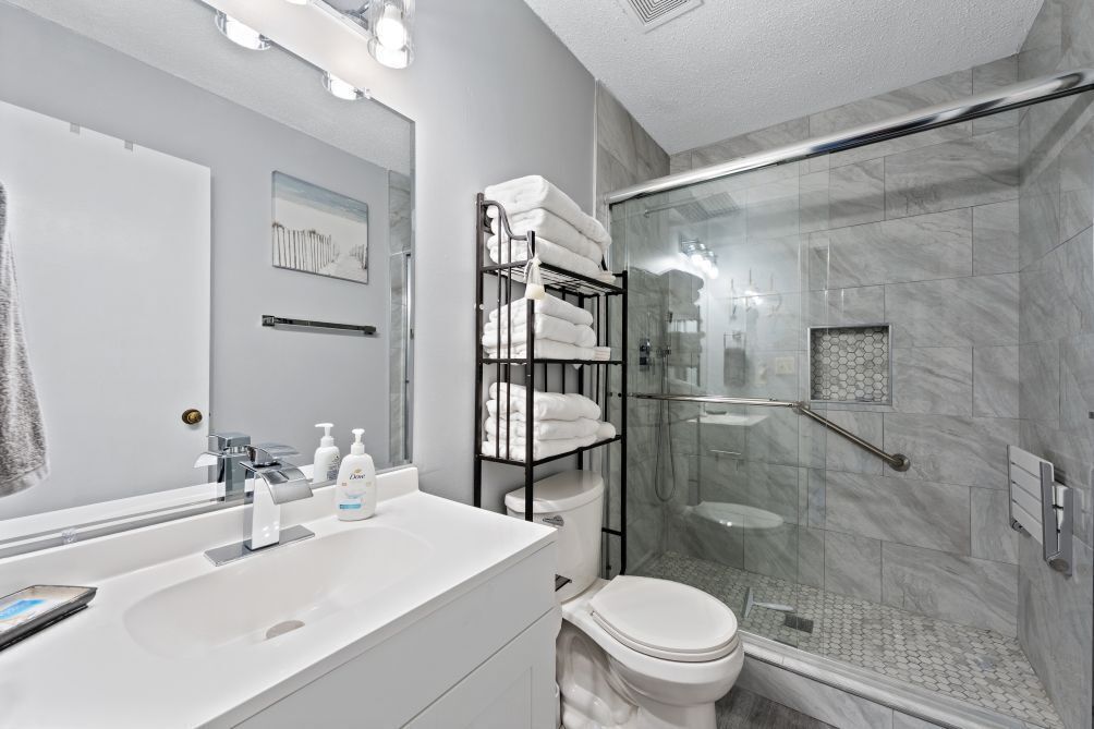 Shower, towels