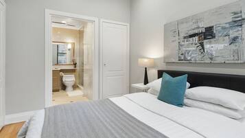 Iron/ironing board, bed sheets