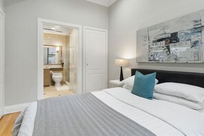 Iron/ironing board, bed sheets