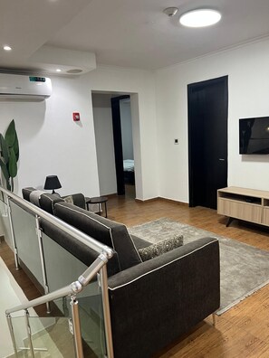 Interior - 4 Bedroom En-Suite, Wi-Fi, Secured, 24/7 Power (Lagos)