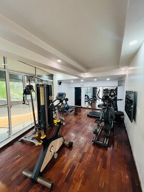Fitness facility - 4 Bedroom En-Suite, Wi-Fi, Secured, 24/7 Power (Lagos)