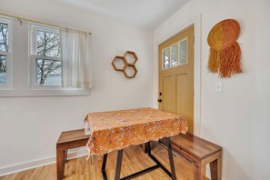 Dining - Cullman Cottage 3 bedrooms 4beds 2 baths (Cullman)