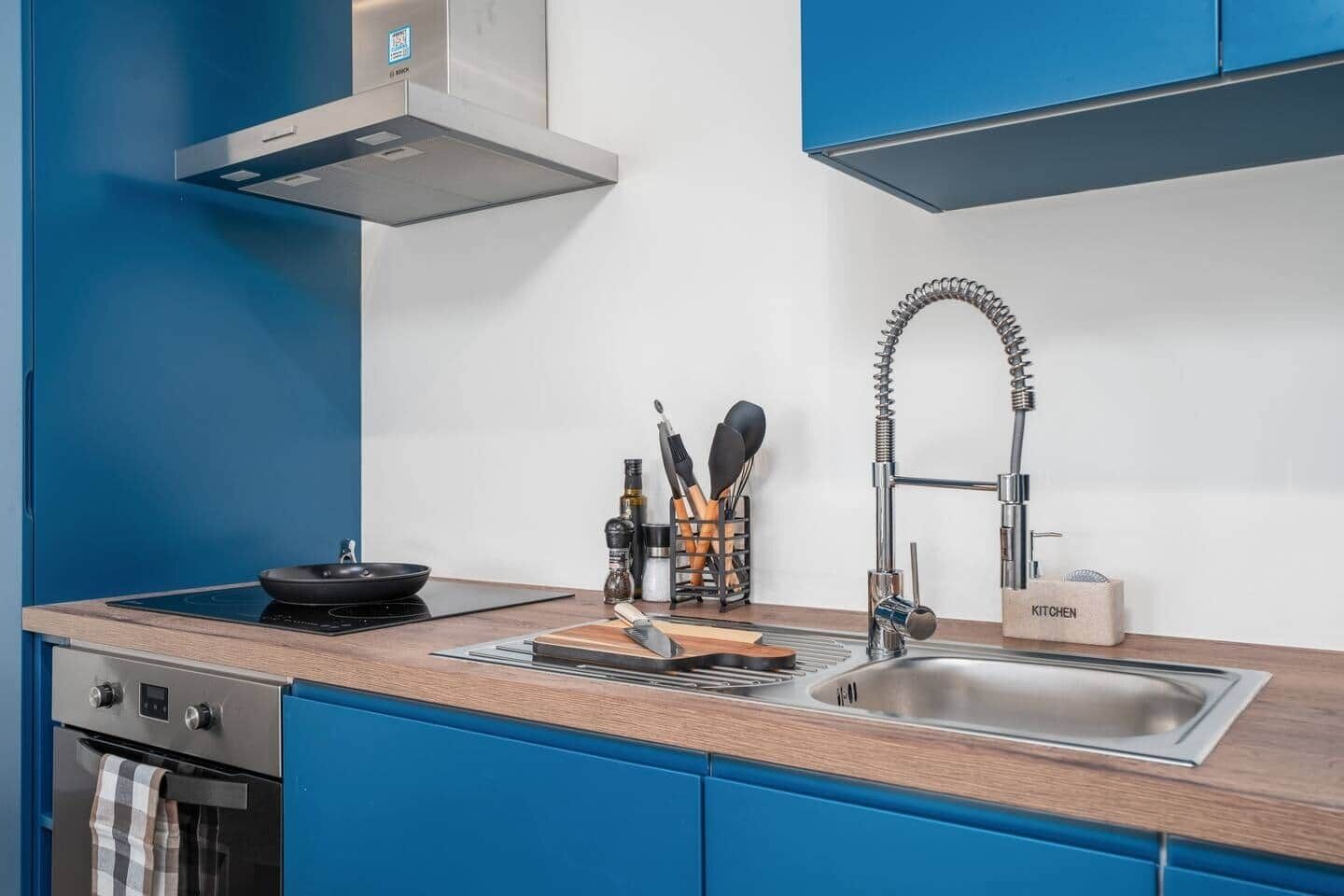 Réfrigérateur, four, plaque de cuisson, lave-vaisselle