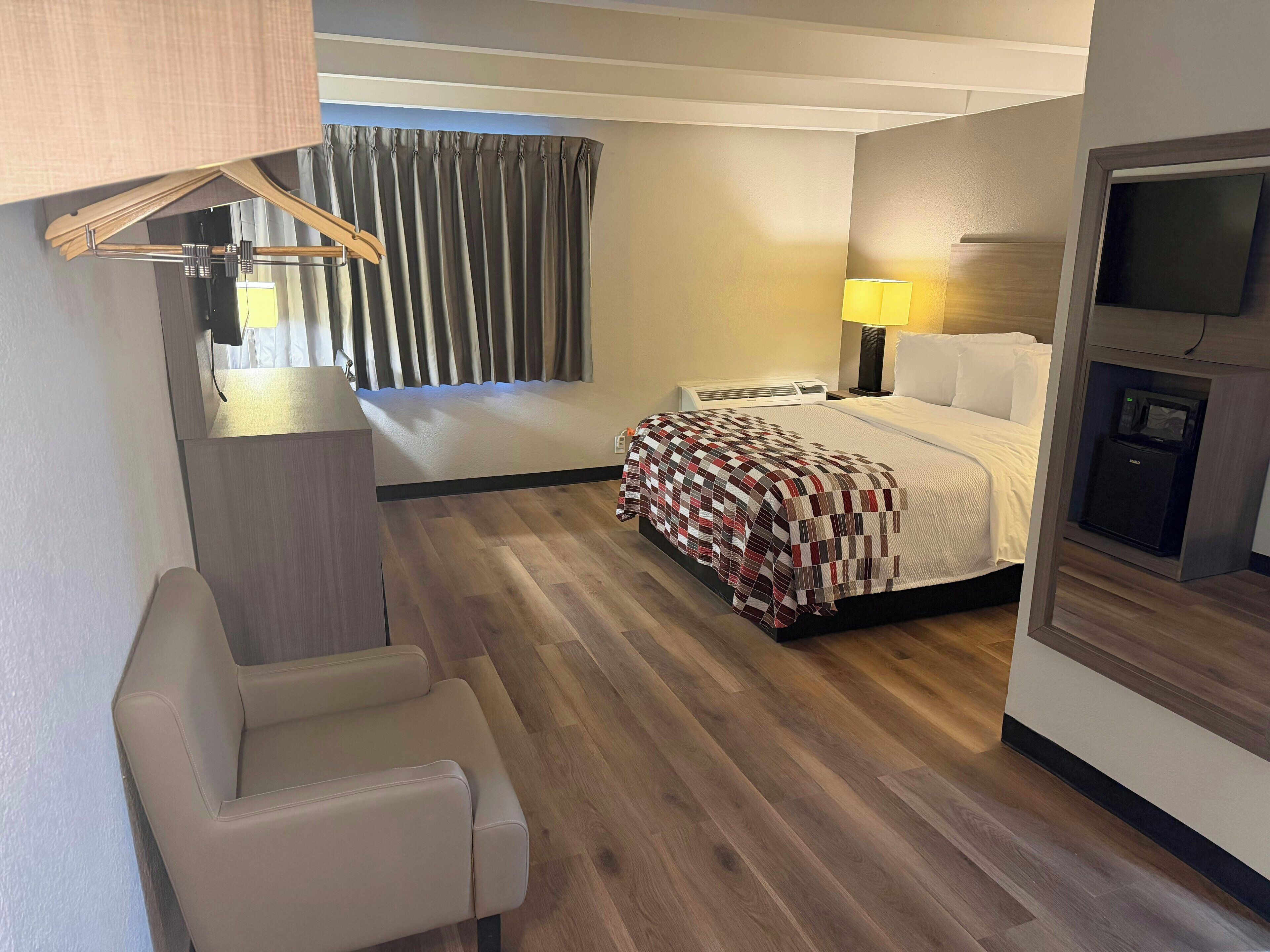 Deluxe Room, 1 Queen Bed, Non Smoking