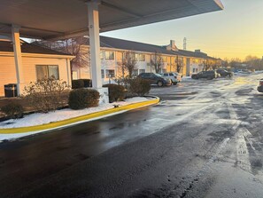 Exterior - Red Roof Inn Kokomo  (Kokomo)