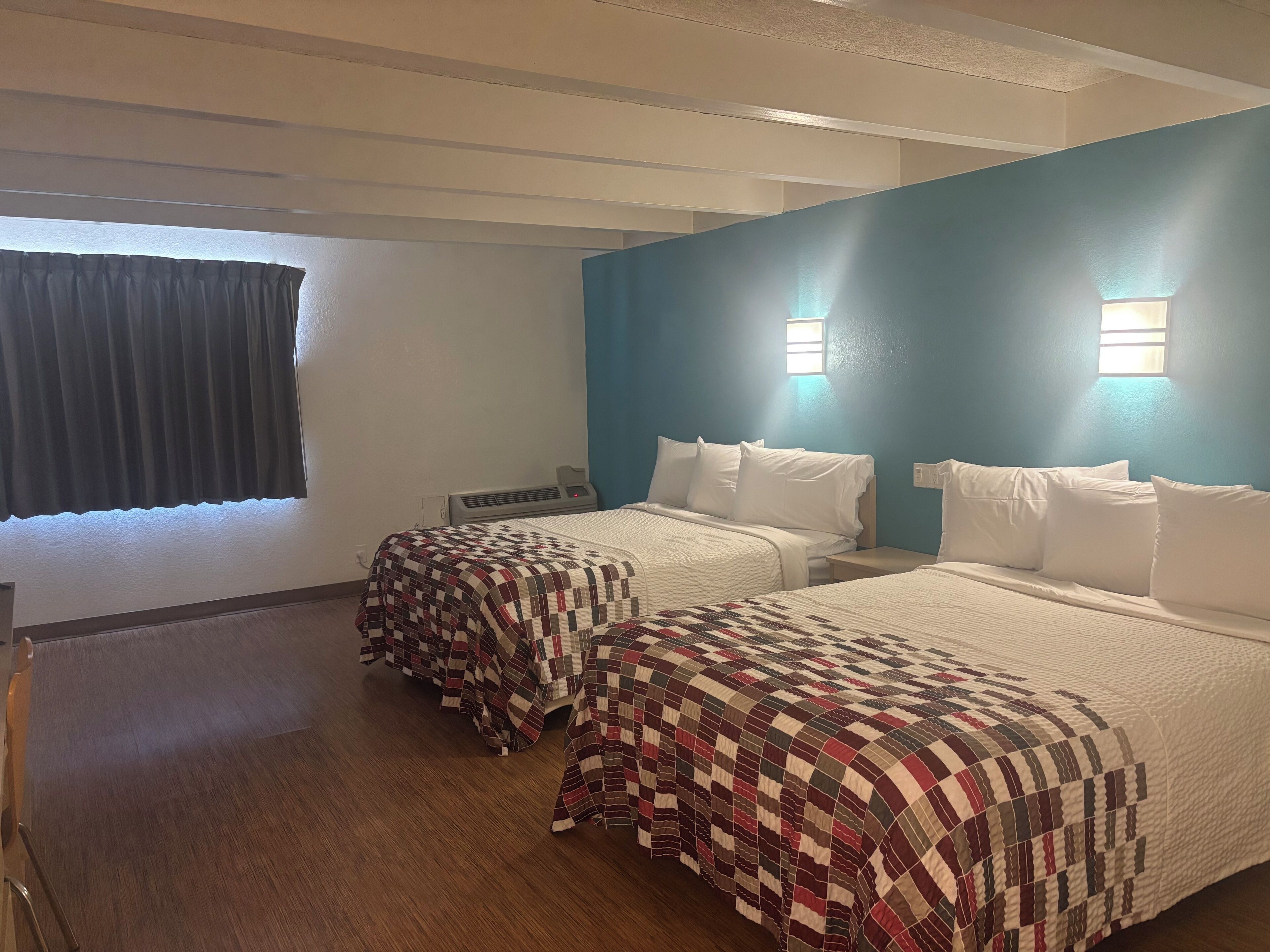 Desk, laptop workspace, free WiFi, bed sheets