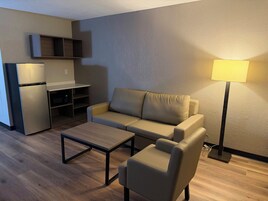 Suite, 2 Double Beds, Non Smoking | Desk, laptop workspace, free WiFi, bed sheets