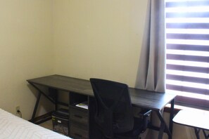 Interior - 2-bedroom apartment in serene McAllen with cool AC (McAllen)