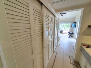 客房内保险箱、熨斗/熨衣板、免费 WiFi