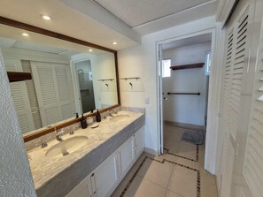 Superior Apartment, Beach View | Bilik Mandi