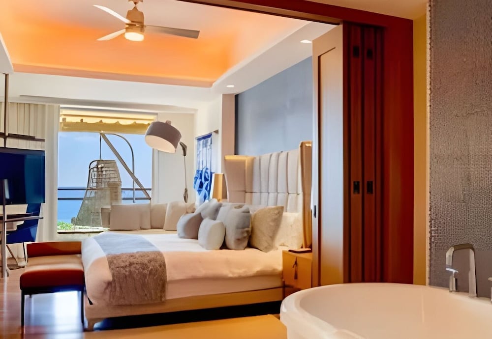 Experience the Best Hotel Penthouse Suites for Luxury Travelers