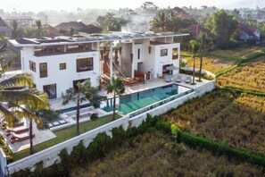 Outdoor pool - Villa Mushika by BaliSuperHost (Bali)