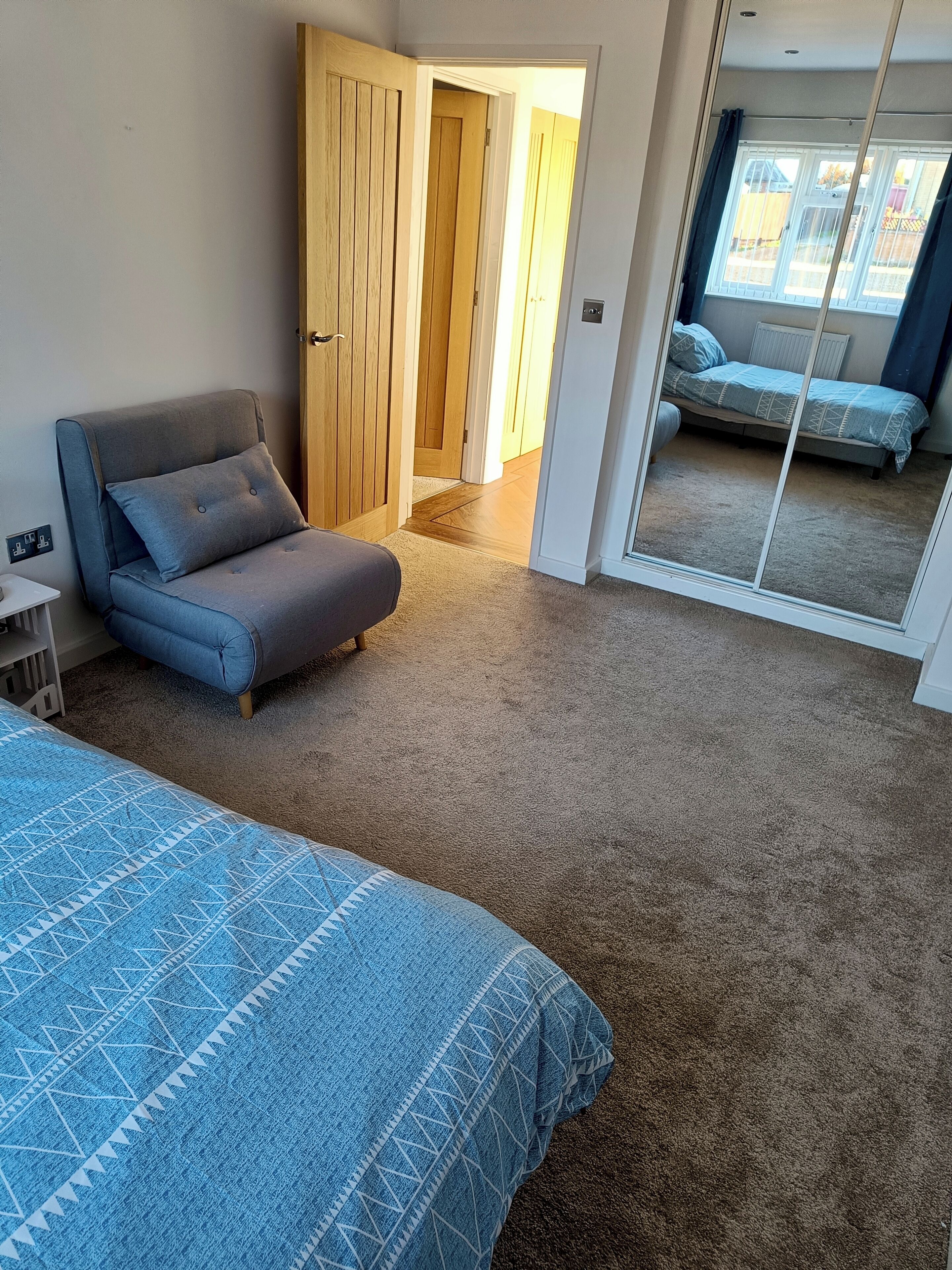 Schreibtisch, Bügeleisen/Bügelbrett, kostenloses WLAN, Bettwäsche