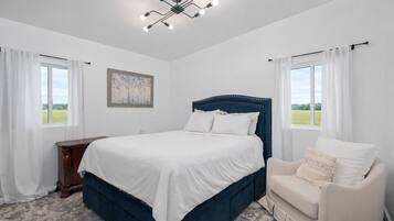 4 bedrooms, desk, iron/ironing board, free WiFi