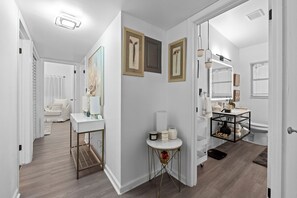 Bügeleisen/Bügelbrett, WLAN, Bettwäsche