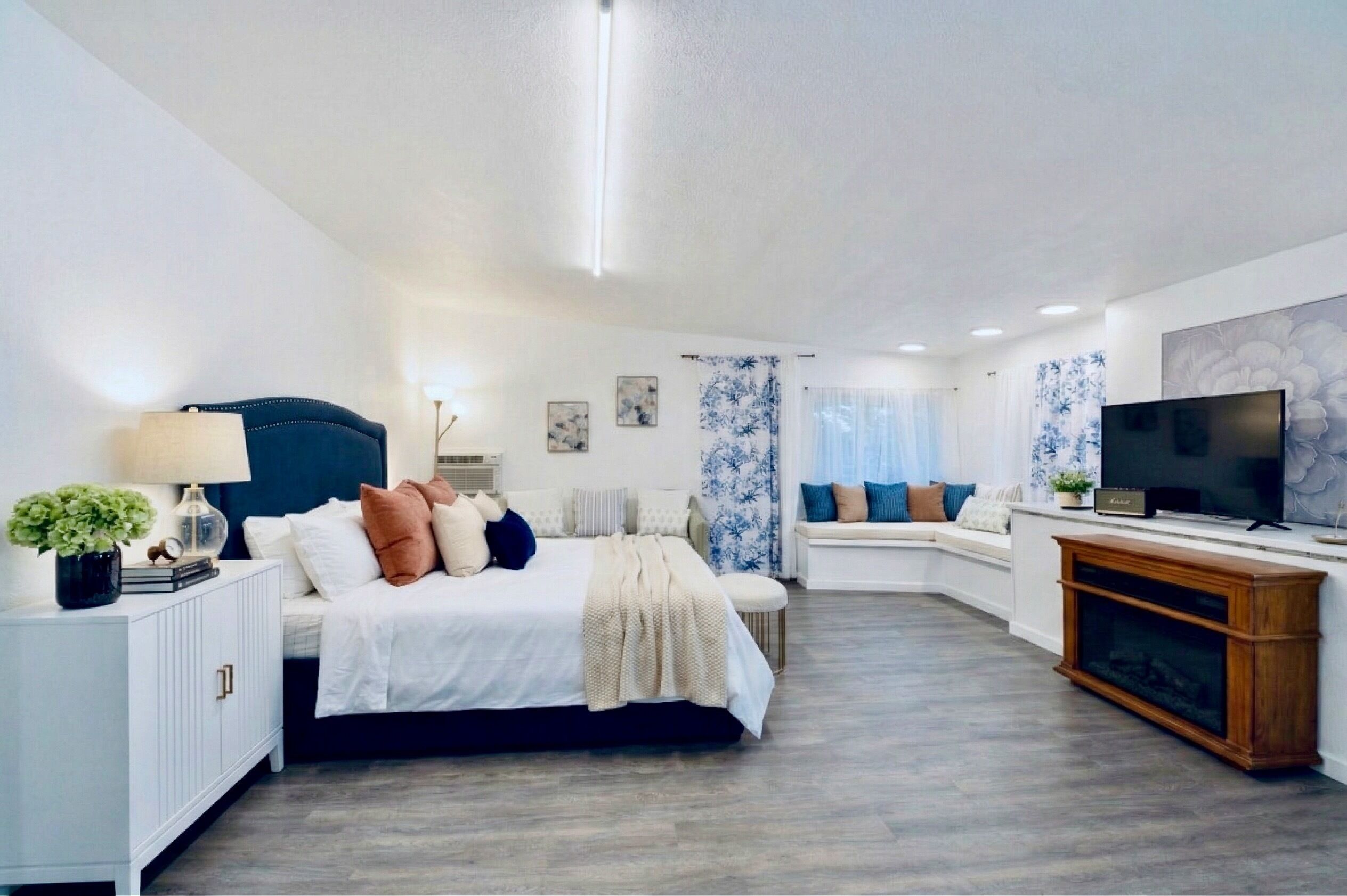 4 bedrooms, desk, iron/ironing board, free WiFi