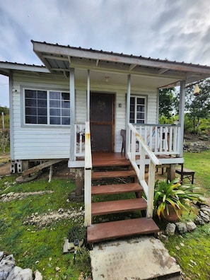 Exterior - Bella Vue Vacation Home & Cabins (Georgeville Village)