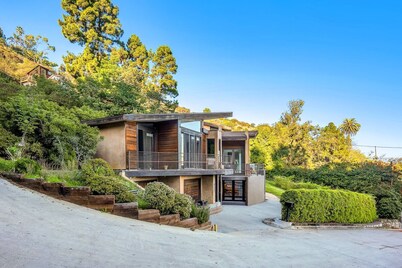Uber Chic Hollywood Hills Guesthouse