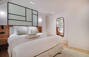 Schreibtisch, Bügeleisen/Bügelbrett, kostenloses WLAN, Bettwäsche