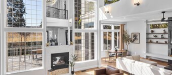 5BR Modern Riverside Getaway - Relax & Unwind