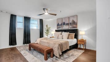 Skrivebord, strykejern/-brett, wi-fi og sengetøy