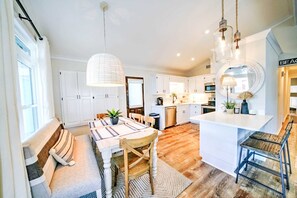Interior - 204 Squid Lane - Adorable Beach House! 3 Bedroom 2 baths - Golf Cart included! (Panama City Beach)