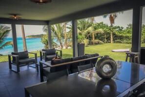Outdoor dining - Secret Spot Soul & Surfhouse (Le Gosier)