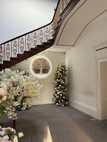 Room 2 Manor Park Country House in Swansea