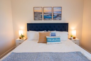 Iron/ironing board, WiFi, bed sheets - Sunset Haven: 2 Bed/1.5 Bath Lakeside Cottage! (Celina)