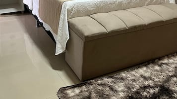 Ferros/tábuas de passar roupa, Wi-Fi, roupa de cama