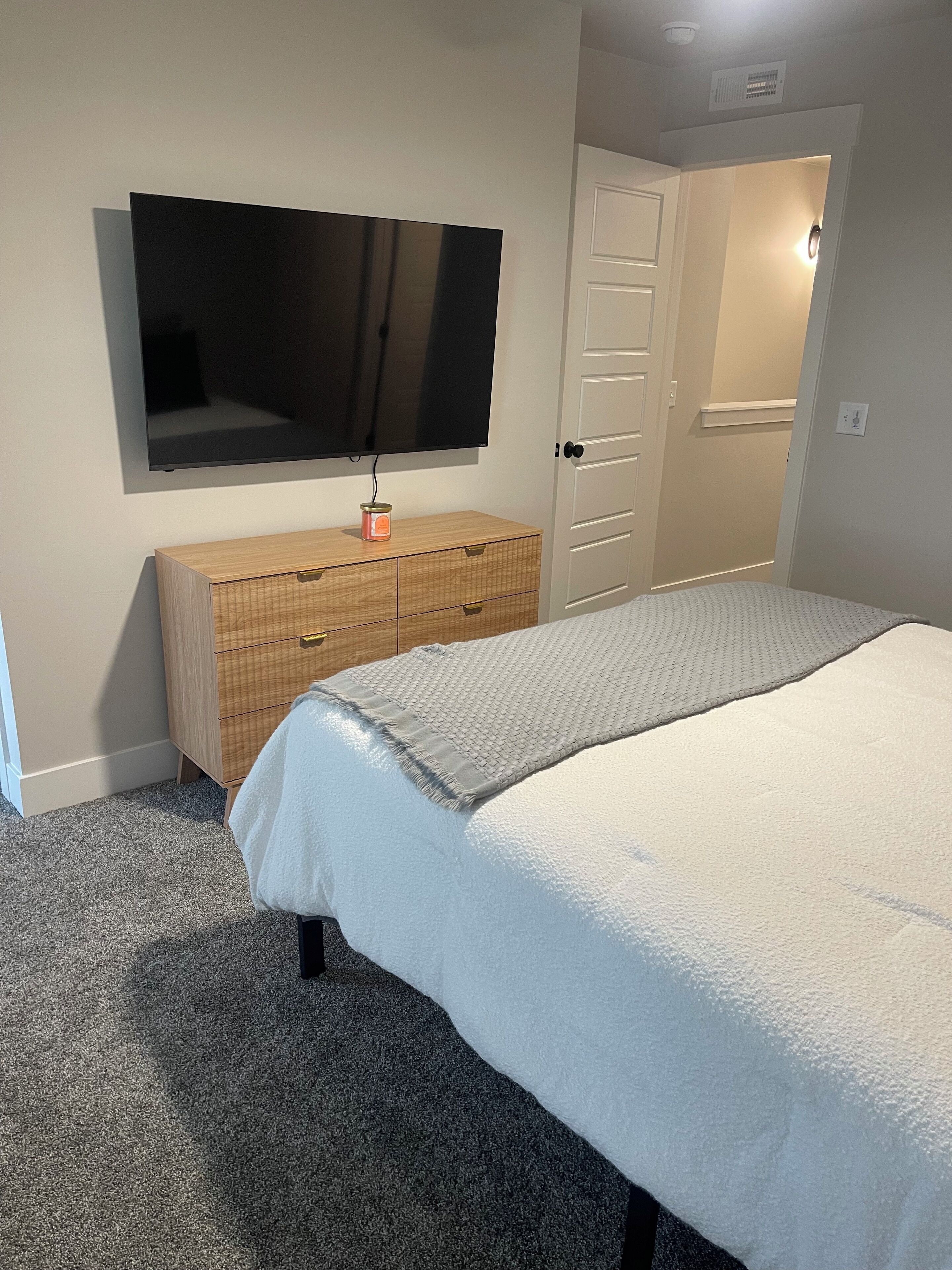 Bügeleisen/Bügelbrett, Internetzugang, Bettwäsche