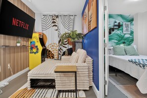 واي فاي وملاءات أسرّة