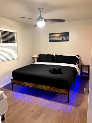 3 chambres, fer et planche à repasser, Wi-Fi gratuit, draps fournis