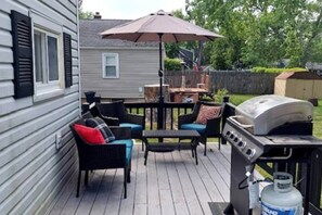 Outdoor dining - LVR's 3 Sister's Cape (Lewiston)
