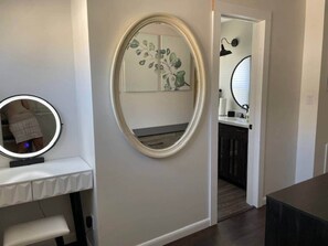 Interior - LVR's 3 Sister's Cape (Lewiston)